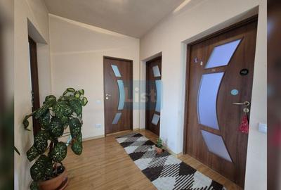 Casa la cheie cu garaj, D+P+E, 200 mpu, 1 400 mpt, central Dezmir - 15