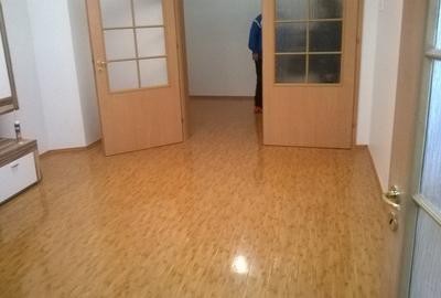 ,3 cam in vila,2 intrari,parter,PARCARE 2 -3 AUTOTURISME, - 6