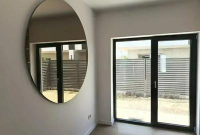 Casă cu 4 camere în Titan