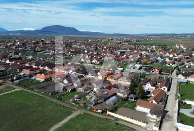 Teren Construcții intravilan de 475 mp, în Hălchiu