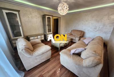 Apartament cu 3 camere decomandat, mobilat în Cetate