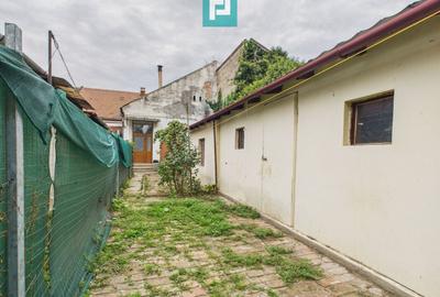 Casă 2 camere + anexe, teren 234 mp. - 7