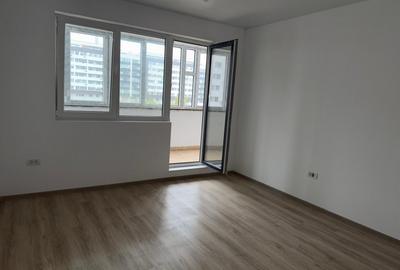 Apartament cu 3 camere decomandat în Berceni