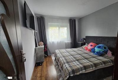 Apartament cu 2 camere semidecomandat, mobilat în Zimbru