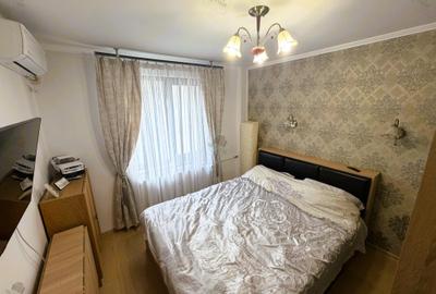 Apartament cu 4 camere semidecomandat, mobilat în Apărătorii Patriei