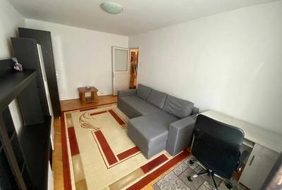Apartament cu 2 camere decomandat, etaj 2/4, zona Galata - 3