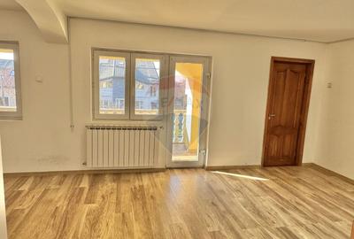 Casă / Vilă cu 6 camere de închiriat în zona Iosia - 10