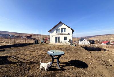 Casa 3 camere de vanzare in Campenesti - 1