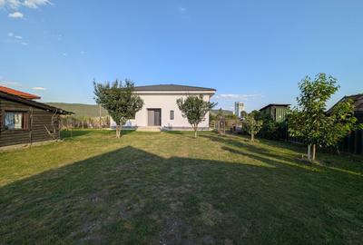 Casă individuală cu 4 camere în Fundătura
