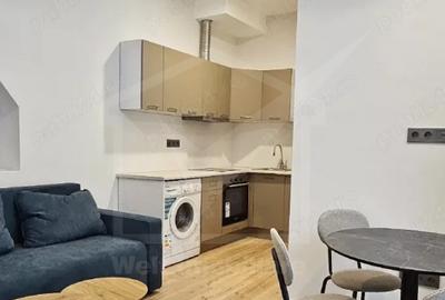 Apartament cu 2 camere decomandat, mobilat în Central