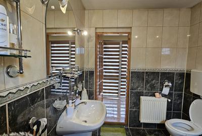 Casa 5 camere 3 bai garaj inchis si teren 700 mp utili in Lazaret - 11