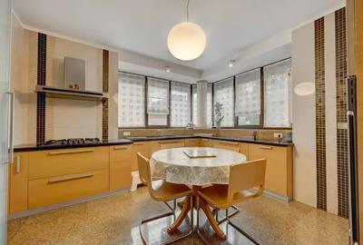 Vila de Lux ideal familie / sediu de firma in zona centrala - 7