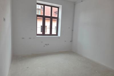 Apartament cu 3 camere decomandat în Ultracentral