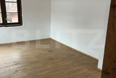 De vanzare, casa in Schei - 2