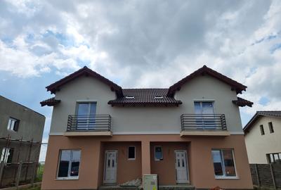 Duplex cu 4 camere în Moșnița Nouă