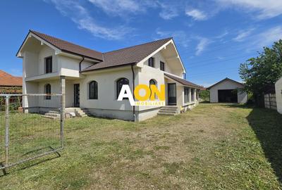 Casă nouă, impozantă,  6 camere, 1346 mp teren, Bărăbanț - 2