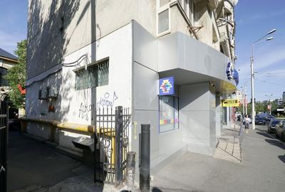 Spatiul comercial 100 mpu str.Sf Vineri colt cu B-dul Corneliu Coposu - 12
