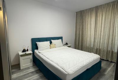 Piata Romana, Coloane, Metrou - 10