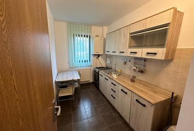 Apartament cu 3 camere decomandat în Păcurari