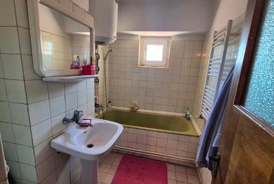 PROPRIETAR – De Vânzare: Apartament 3 Camere, Ultracentral Giurgiu (Etaj 5/8, Te - 3
