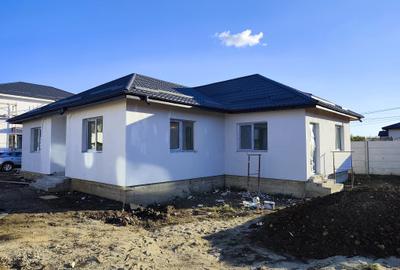 FARA COMISIOANE casa cu 4 camere 2 bai incalzire pardoseala curent 380v asfalt - 1