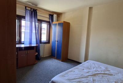 Apartament cu 3 camere - zona semicentrala - 13