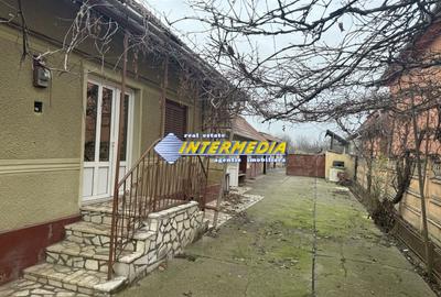 Casa de vanzare in Sard cu 1890 mp teren imprejmuita si toate utilitatiile - 1