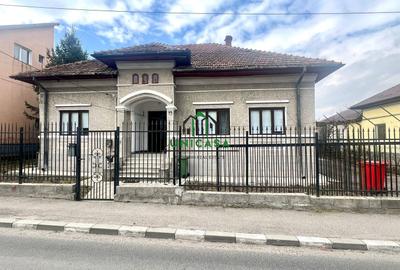 Casa Centru/ 4 camere / teren 920mp - 2