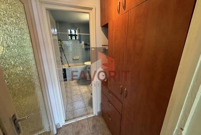 Etaj 2. La 400 m de Opera. Disponibil imediat. Centrala proprie - 12