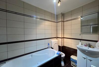 Tomis I, vila P+1 cu 4 camere, 2 balcoane, curte, loc de parcare - 18