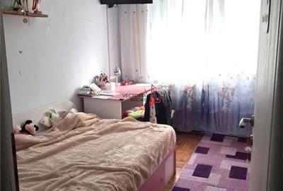 Apartament decomandat 3/8, Calea Mosilor - 4