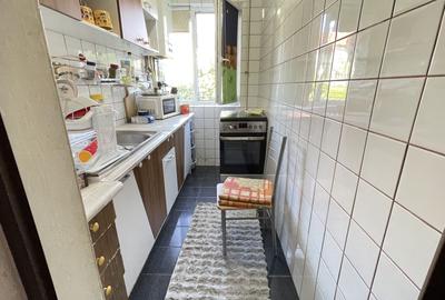 Apartament cu trei camere,etaj 2 - zona Cetatii - 12