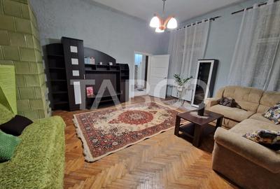 Apartament cu 2 camere semidecomandat, mobilat în Central