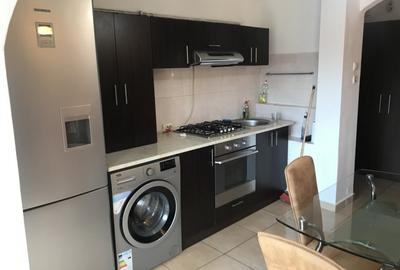 Proprietar, inchiriez apartament la primul etaj - 11
