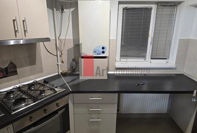 Apartament cu 2 camere semidecomandat în Brâncoveanu