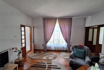 Casă individuală cu 3 camere în Central