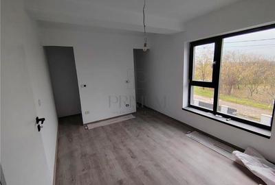 Duplex modern - despartit prin baie - 2 fronturi stradale - pompa caldura - 7