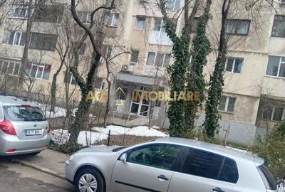 2 Camere de vanzare | Crangasi | An 1984 | 8/8 | Metrou - 7