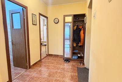 PACURARI, LUKOIL APARTAMENT CU 2 CAMERE DECOMANDAT, BLOC DIN 1995 - 1