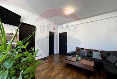 Apartament cu 2 camere semidecomandat, mobilat în Florești