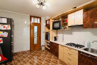 De vanzare apartament cu 4 cam dec. in Galati, piata Centrala, etaj5/7 - 5
