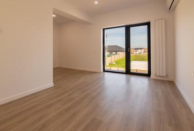 Casa moderna P+1  cu vedere la lac , Corbu - 14