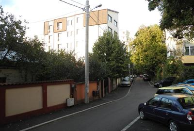Crangasi, 3 min. metrou, semistradal,bloc mixt,et. 1/4! - 10