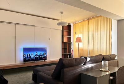 Apartament cu 3 camere semidecomandat în Centru Civic