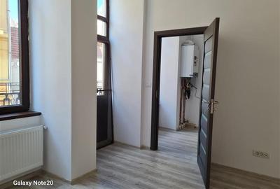 Ocazie .VINDEM APARTAMENT IN ZONA ISTORICA CU BALCON STRADA - 5