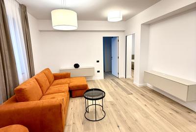 Apartament cu 3 camere semidecomandat în Aviației