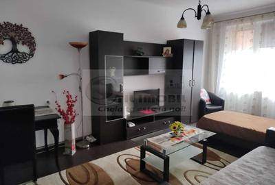 Apartament cu 2 camere decomandat, mobilat în Central