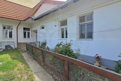 Casa cocheta cu 3 camere de vanzare, chiar in inima orasului Satu Mare! - 6