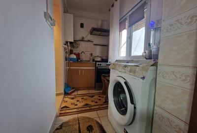 Apartament cu 1 camera decomandat, etaj 2/4, zona Metalurgiei - 4