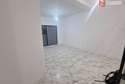 Duplex de vanzare cu 3 camere si teren de 309 mp - Recas - 2